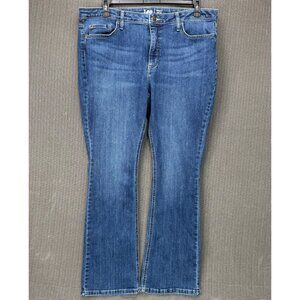 Lee Womens Size 18M Blue Regular Fit Boot Cut Mid Rise Jeans Denim